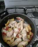 Pollo con pimiento y piña