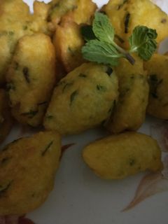 मुग डाळीचे पकोडे (MOONG DAL PAKODA RECIPE IN MARATHI) रेसिपी चे मुख्य फोटो