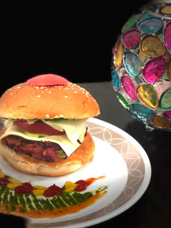 બર્ગર (burger recipe in Gujarati) રેસીપી મુખ્ય ફોટો