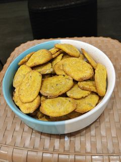 मूंग दाल लेयर्ड मठरी एयर फ्रायर में रेसिपी मुख्य फोटो