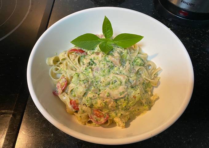 Recipe of Super Quick Homemade Creamy Lux Salmon Pasta with Broccoli