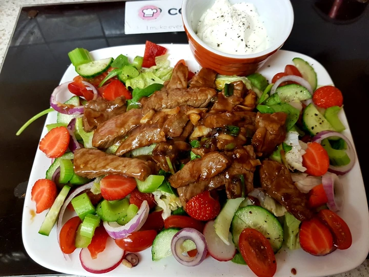 Easy Steps to Prepare Recipe My Marinated Sriracha Beef with Salad. 😙 that is Delicious, Can Spoil the Tongue}