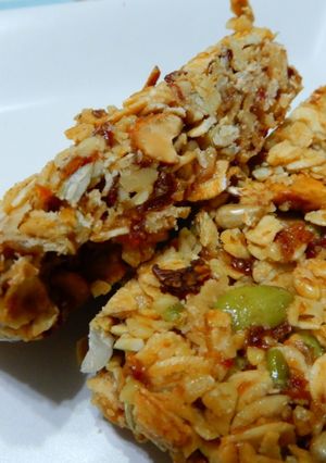 綜合堅果蜂蜜燕麥棒(無麵粉) 的食譜成品照片