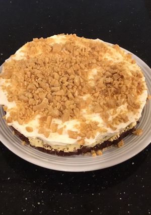 A picture of French Vanilla Coffee Cream Torte With Coffee Crunch Topping.