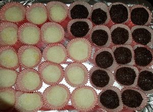 Foto principal de Brigadeiros de chocolate y coco / negrinhos