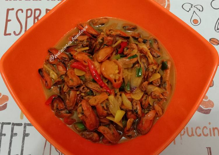 Tumis pedas kerang ijo