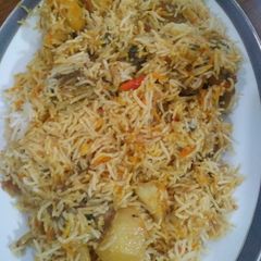 A picture of Beef aloo biryani.