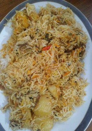 A picture of Beef aloo biryani.