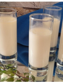 Una foto de Chupitos de crema ligera de gazpachuelo