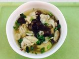 Canh cánh gà nấm hương