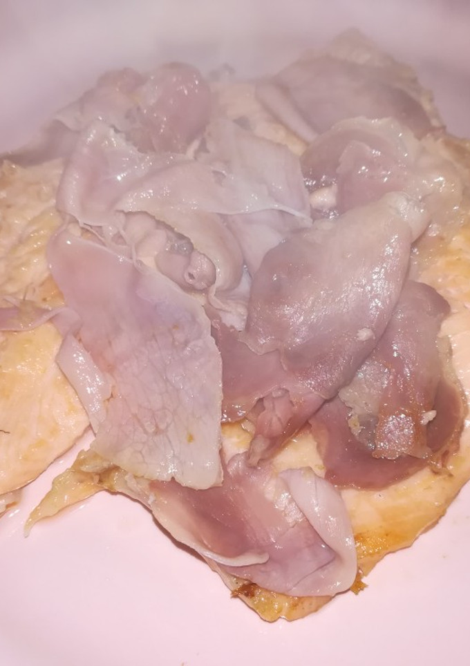 Una foto de Trucha alsamonada con jamón serrano