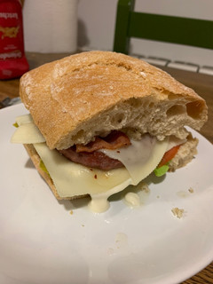 Una foto de Hamburguesa 🍔 completa
