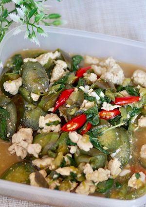 รูปของ ผัดมะเขือยาวกะเพราอกไก่