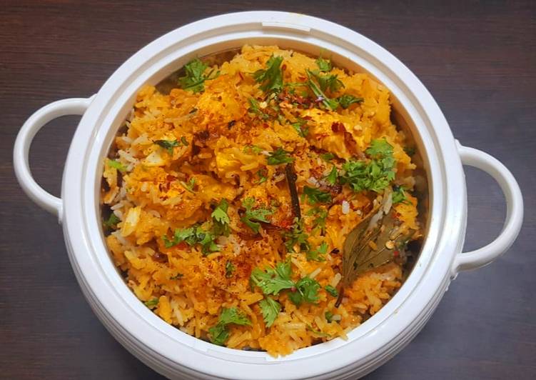 Steps to Make Award-winning Paneer makhni biryani