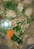 Sup tulang sapi dan bakso