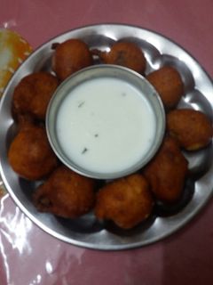 વડા(vada Recipe in Gujarati) રેસીપી મુખ્ય ફોટો