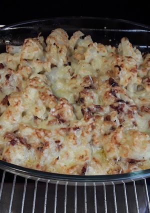 Una foto de Coliflor keto con bacon