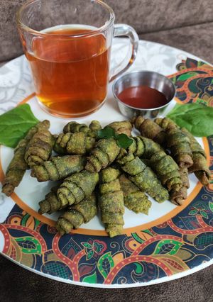 A picture of Palak Aata Namkin.