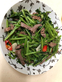 沙茶牛肉絲炒空心菜 的食譜成品照片