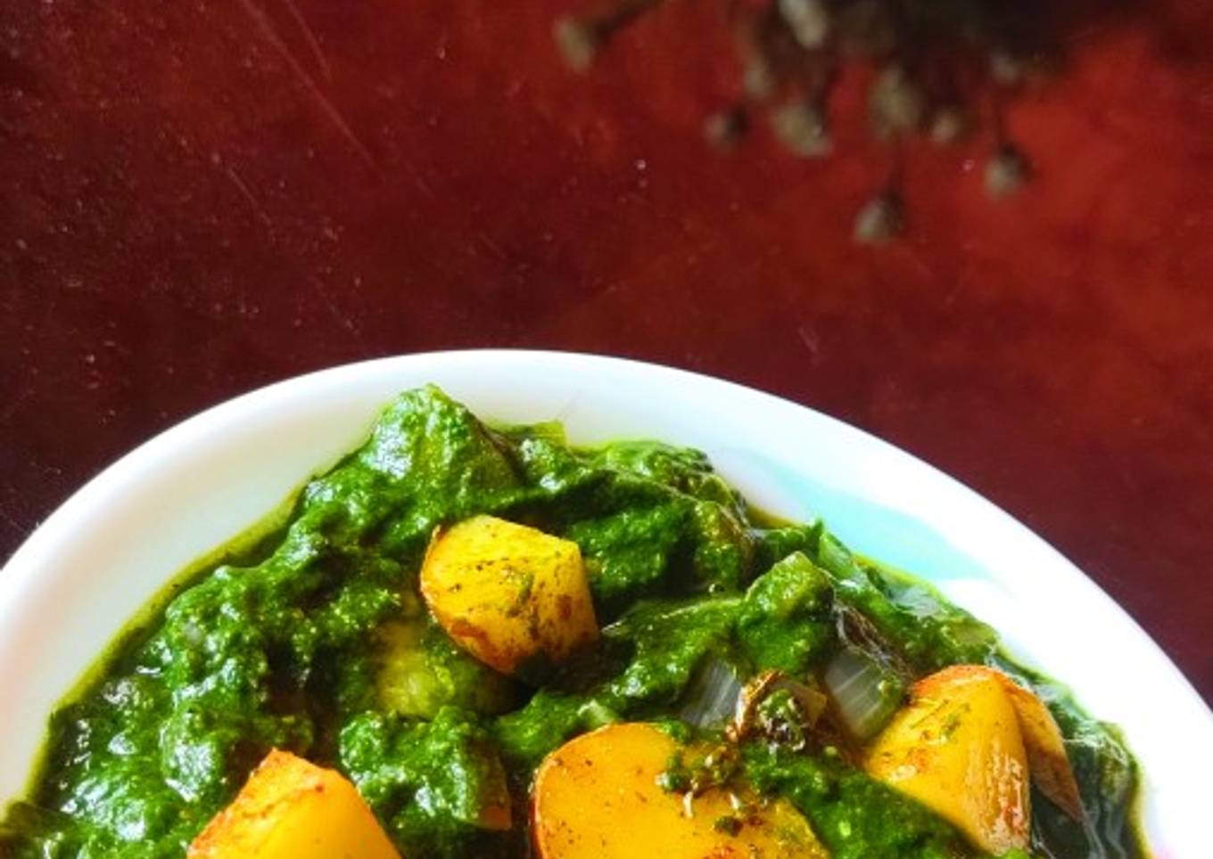 Baby potatoes in green gravy