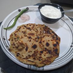 A picture of Aloo paratha.