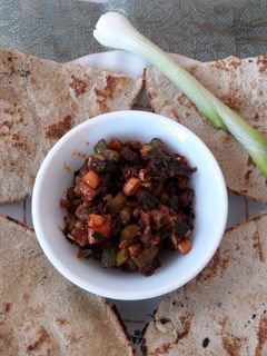 લસણીયુ (Lasaniyu Recipe In Gujarati) રેસીપી મુખ્ય ફોટો