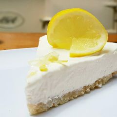 A picture of Keto Lemon Cheesecake.