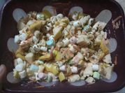Una foto de postre de manzana y leche condensada