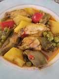 Patatas guisadas con pollo y verduras