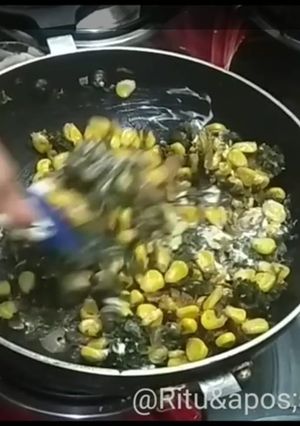 स्पिनच कॉर्न ग्रील्ड सैंडविच (Spinach corn grilled sandwich recipe in Hindi) रेसिपी मुख्य फोटो