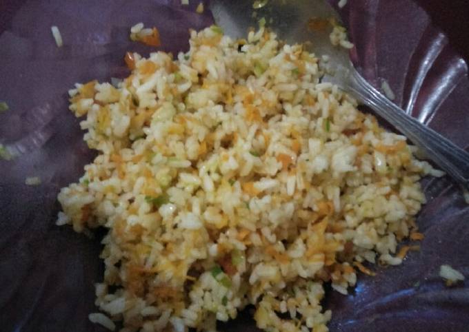  Resep  Nasi goreng sayur  untuk anak  1  tahun  oleh Nikita 