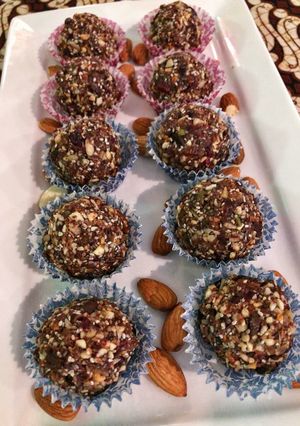 A picture of Jewel Bliss Balls.