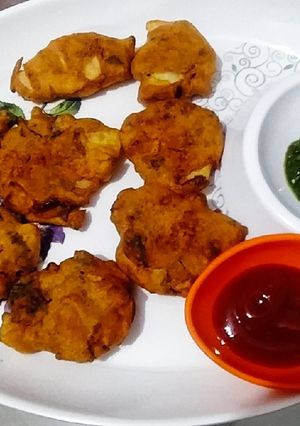 बेसन के पकौड़े (besan ke pakode recipe in Hindi) रेसिपी मुख्य फोटो