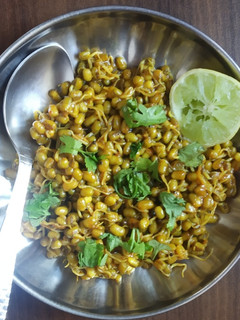 ફણગાવેલા મગ (Fangavela Moong Recipe In Gujarati) રેસીપી મુખ્ય ફોટો