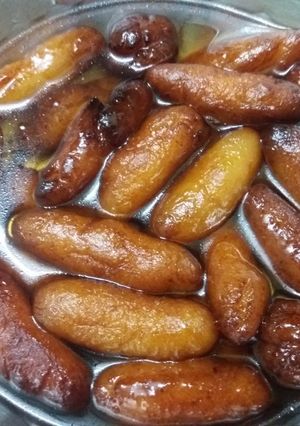 A picture of Gulab jamun.