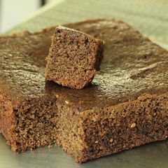 A picture of Basic Chocolate cake in a cooker.