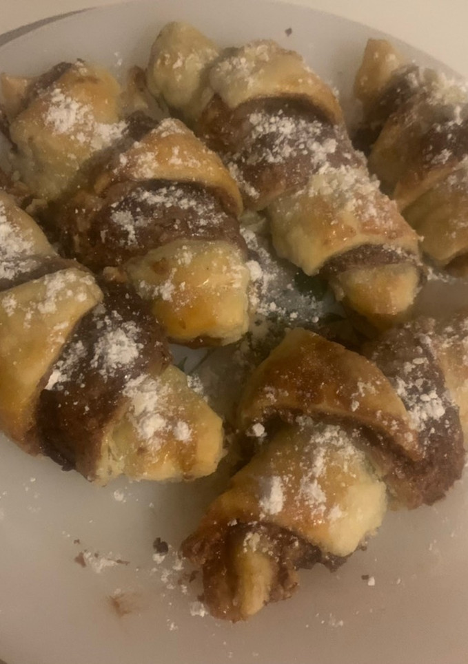 Una foto de Croissant de nocilla de dos colores