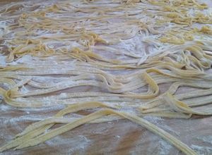 Una foto de Fideos caseros de huevo