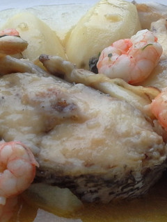 Una foto de Corvina con gambas y navajas