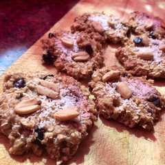 A picture of Galletas de banana y avena 🍪🍌.