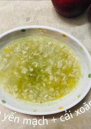 Hình của món Cháo yến mạch cải xoăn.