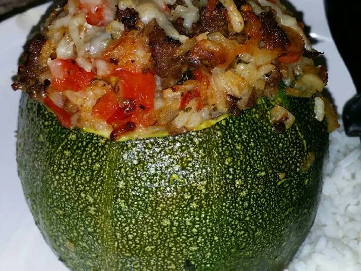 Easy Way Prepare Round, Stuffed Zucchini with Brown Rice, Ground Beef, Red Pepper which So Delicious