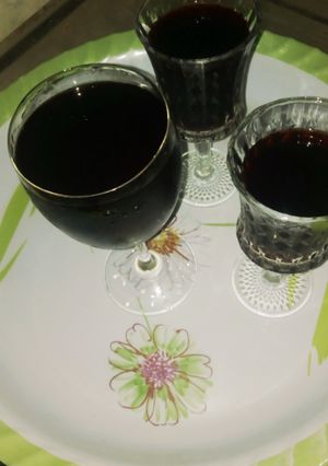 A picture of Black Grapes juice.