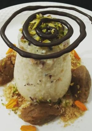 A picture of Badam kulfi with Aate ka Halwa.