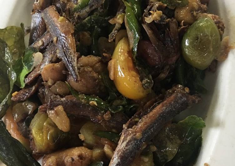 Ikan asin cabe hijau
