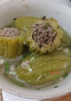 Hình của món Khổ qua nhồi thịt.