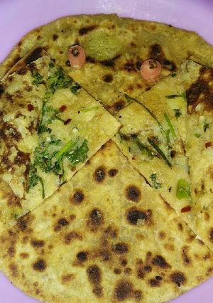A picture of Potato paratha.