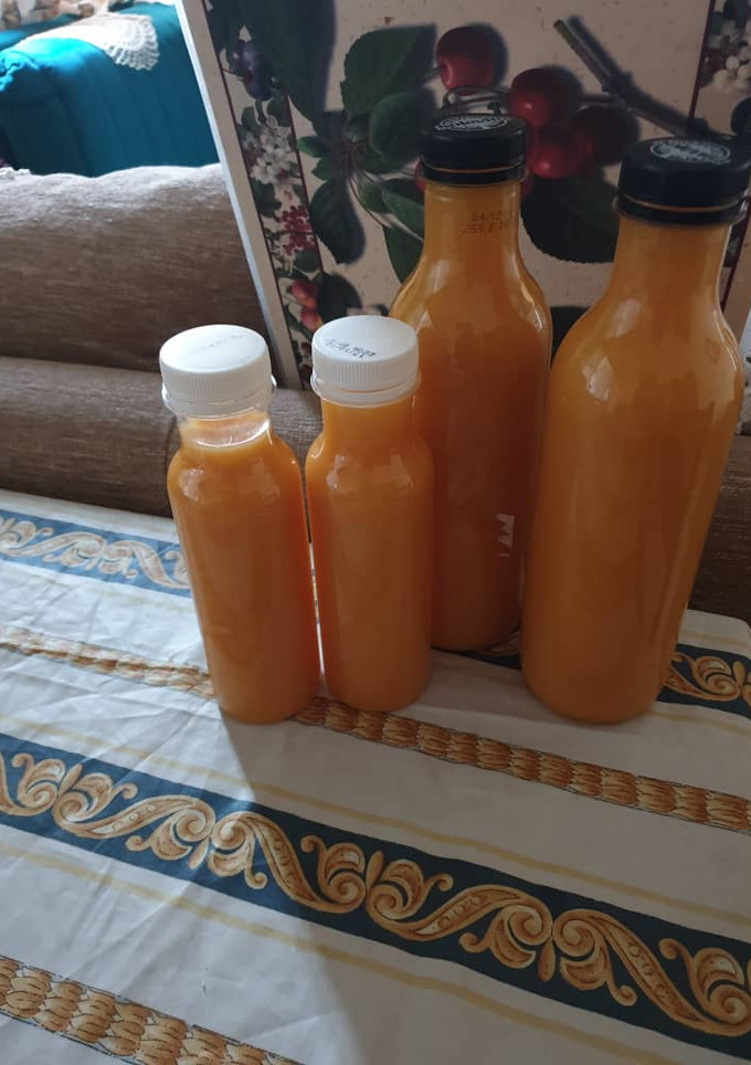 Una foto de Jugos de jengibre y mangos caseros
