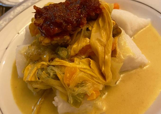 Lontong aka lodeh