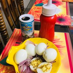 A picture of Egg salad.